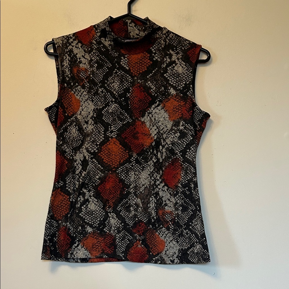 Laura Scott sleeveless top a black, brown, grey star up collar size small